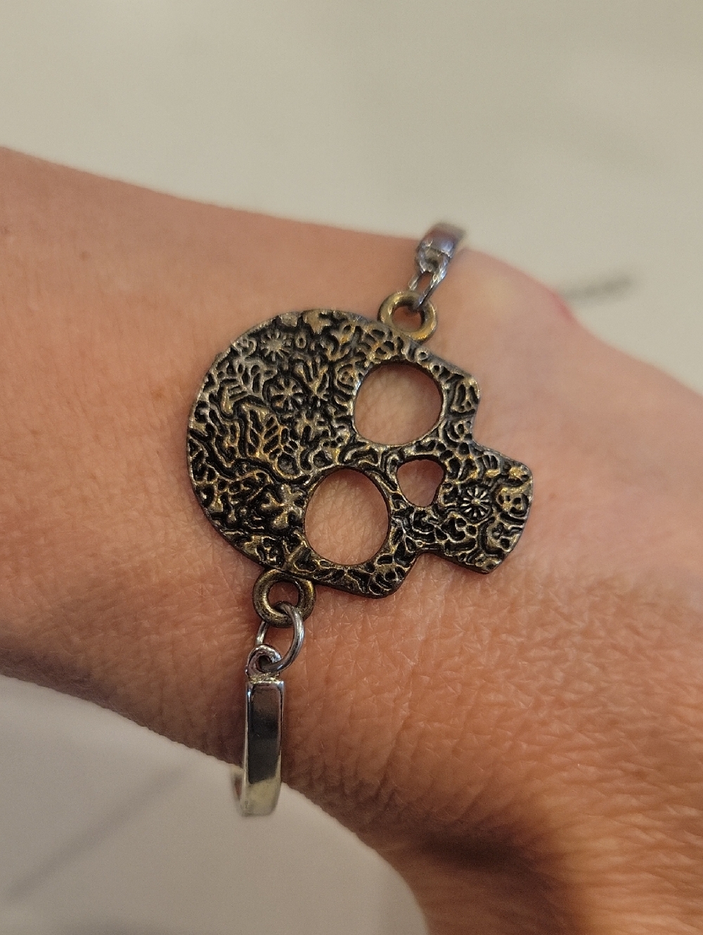 Skull Bangle Set - Picture 4 of 4